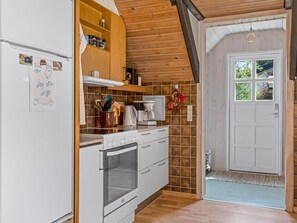 Fridge, microwave, dishwasher, cookware/dishes/utensils