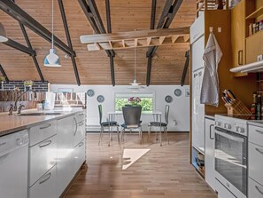 Fridge, microwave, dishwasher, cookware/dishes/utensils