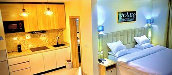 Slavan Suites & Apartments