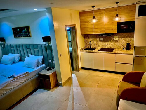 Slavan Suites & Apartments