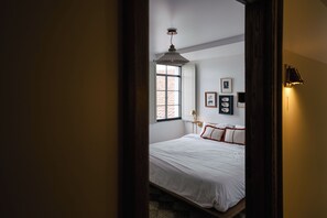 Room, City View
