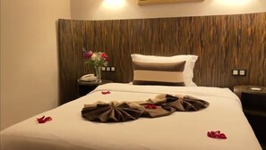 2 Bars/Lounges, Piano-Bar, Pub