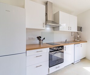 Frigorifero, microonde, forno, lavastoviglie