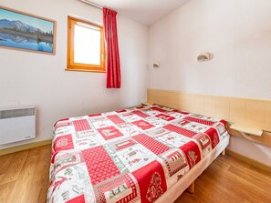 2 bedrooms