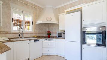 Fridge, microwave, oven, dishwasher