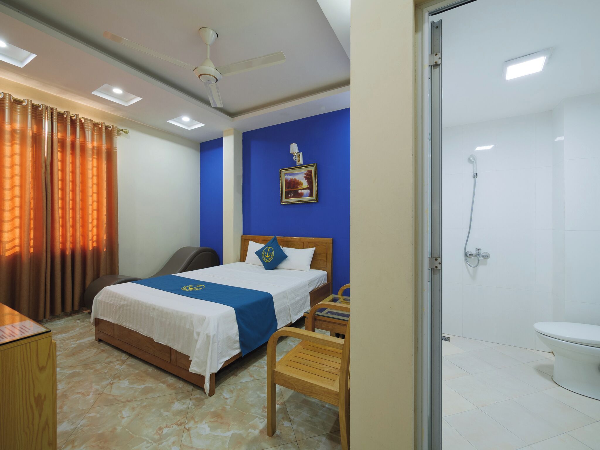 Deluxe Room, Partial Lake View | Desk, laptop workspace, free WiFi