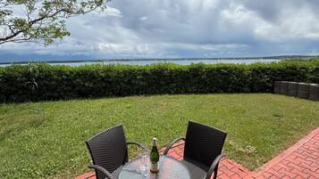 Leilighet – basic, terrasse, sjøutsikt | Wi-fi (inkludert)