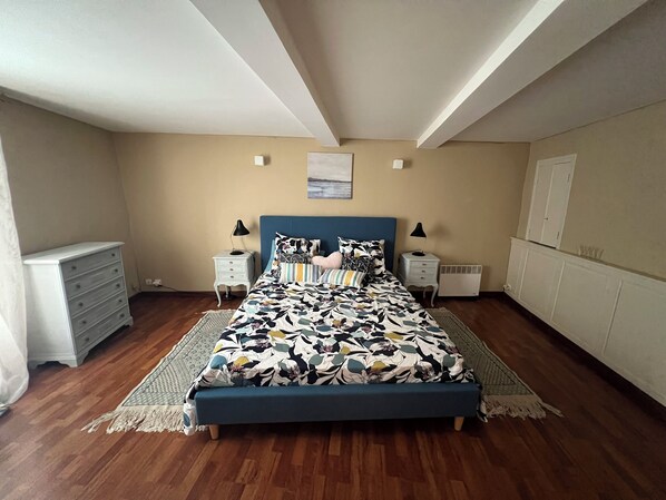 3 camere, ferro/asse da stiro, Wi-Fi gratuito, lenzuola