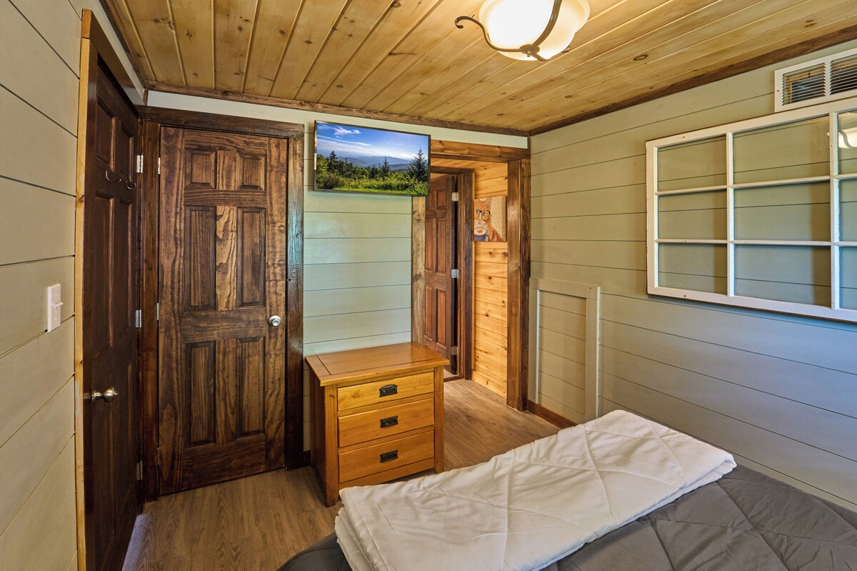Photo 67 of Charming 6BR Stay • Steps from Downtown