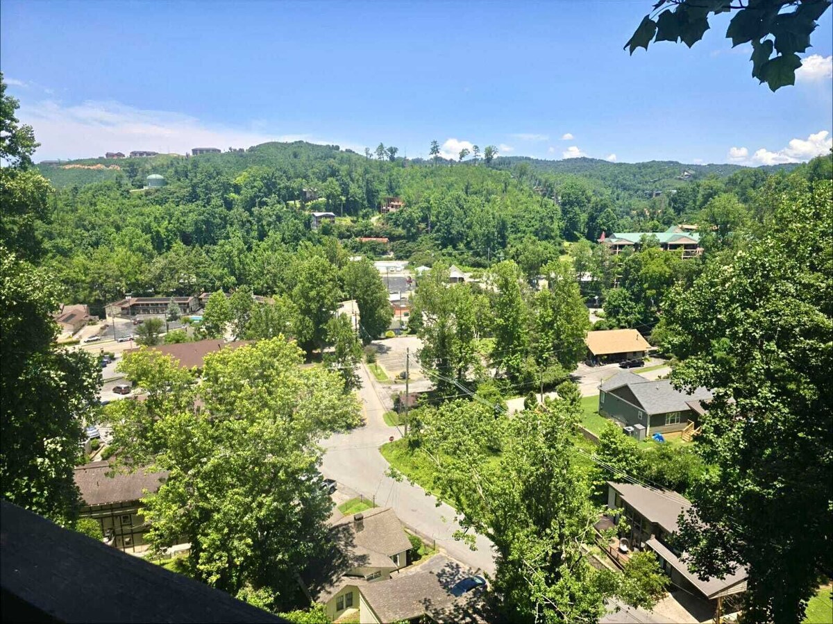 Photo 88 of Charming 6BR Stay • Steps from Downtown