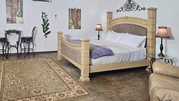 1 quarto, escrivaninha, Wi-Fi de cortesia, roupa de cama