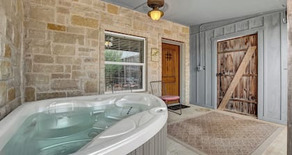 Fredericksburg Escape | Wineries & Hot Tub