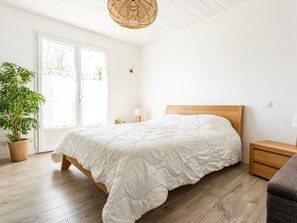 4 chambres, lit de bébé portatif, accès au Wi-Fi (inclus)