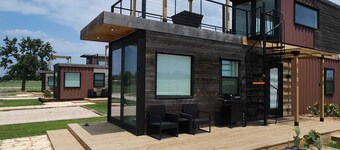 Train-Themed Home: Rooftop Deck, Pool & Wine Trail