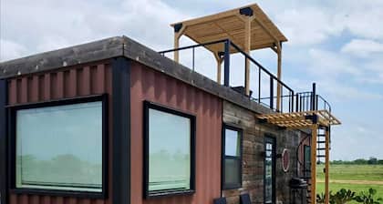 Rooftop Deck, Fire Pit & Pool Near Wine Trails