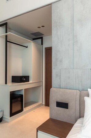 Deluxe Double Room | 1 bedroom, free WiFi