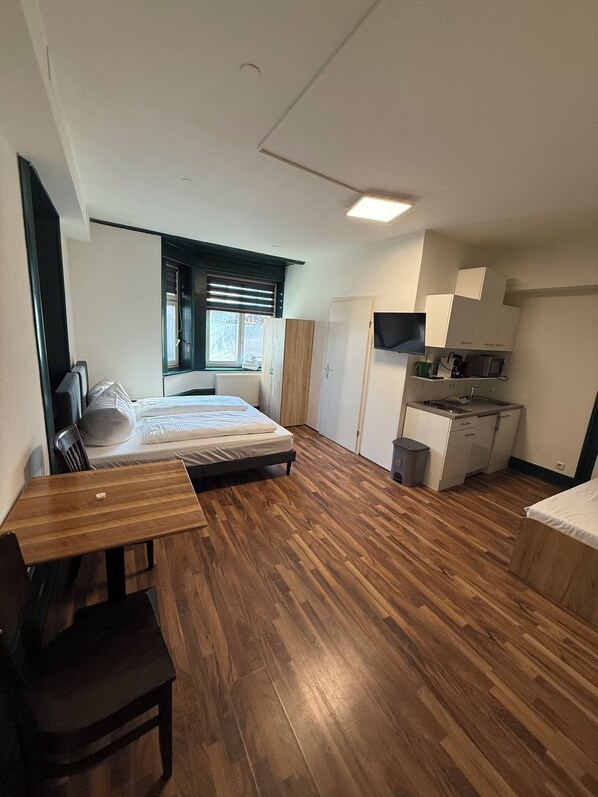 1 habitación, wifi y ropa de cama