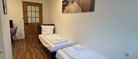 1 bedroom, WiFi, bed sheets