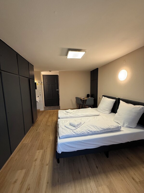 1 habitación, wifi y ropa de cama