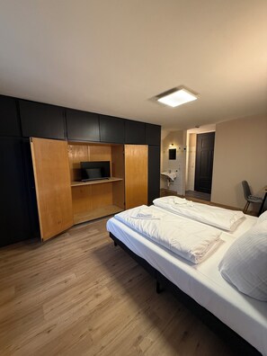 1 habitación, wifi y ropa de cama