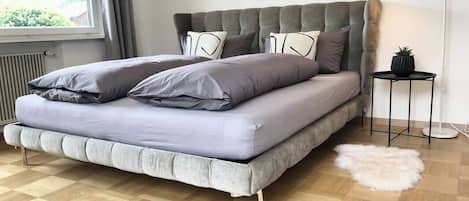 4 Schlafzimmer, BĂŒgeleisen/BĂŒgelbrett, WLAN, BettwĂ€sche
