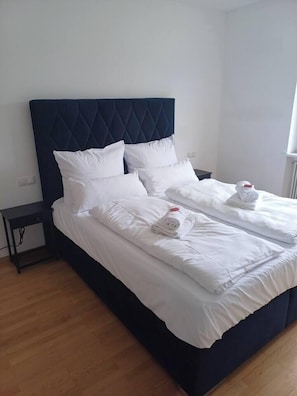 2 bedrooms, iron/ironing board, travel cot, WiFi
