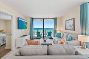 Smart TV, video games, DVD player, stereo - 2B/2BA Beachfront Corner, Gulf Views West & South (Destin)