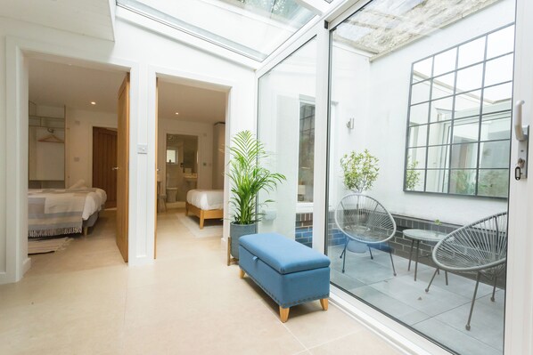 2 chambres, fer et planche à repasser, Wi-Fi, draps fournis