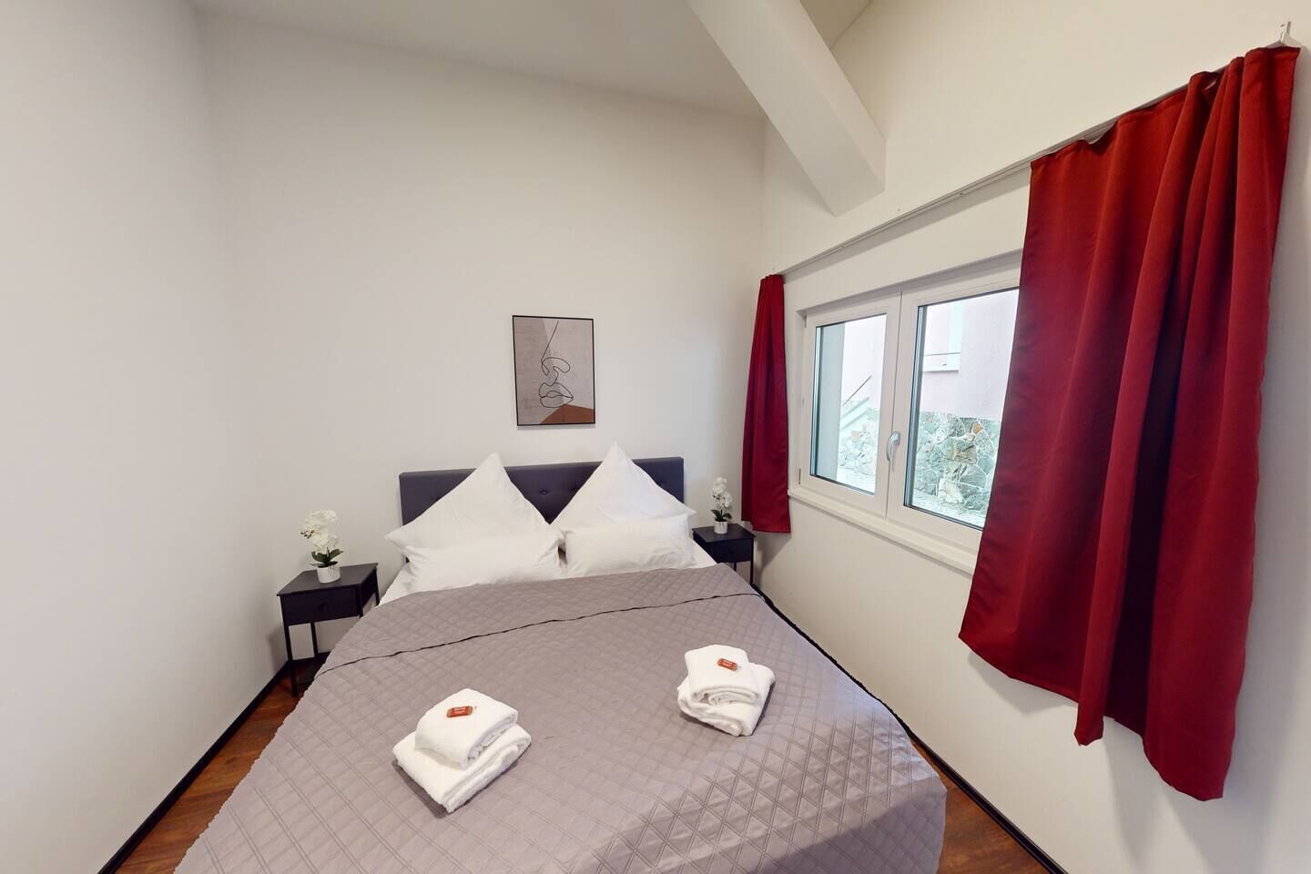 3 chambres, fer et planche à repasser, Wi-Fi, draps fournis