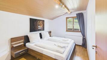 2 bedrooms, WiFi, bed sheets