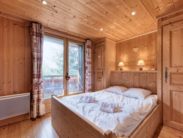 6 bedrooms, free WiFi, bed sheets - Family chalet in Saint-Gervais, 6 bdr, 12 pax, WiFi, parking (Saint-Gervais-les-Bains)