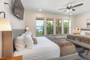 8 bedrooms, iron/ironing board, travel cot, free WiFi - Table Rock's Best View-8 dbl King bedrooms-hot tub (Branson)