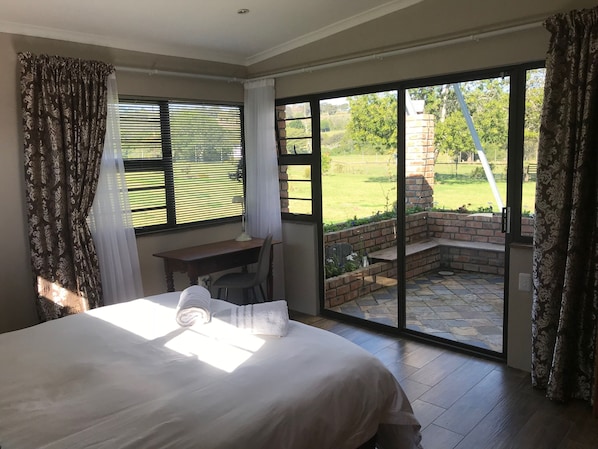 Premium Cottage, Garden View | 1 bedroom, individually decorated, individually furnished, desk