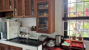 A Little Nap Garden Villa 3 Bedrooms | Bếp riêng | Tủ lạnh, lò vi sóng 