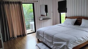 A Little Nap Garden Villa 3 Bedrooms | Sengetøy av topp kvalitet, skrivebord for bærbar PC og blendingsgardiner