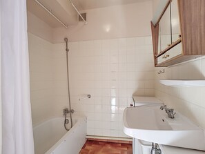 Bathroom - Cozy apartment in La Clusaz - 4 pers, south-facing balcony (La Clusaz)