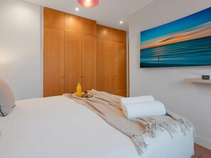 4 bedrooms, free WiFi, bed sheets