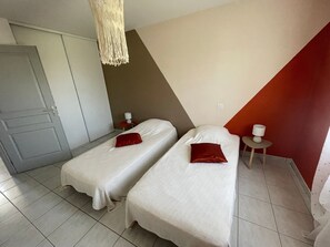 3 bedrooms - 3-Bedroom House with Terrace and Garden in La Terrière (La Tranche-sur-Mer)