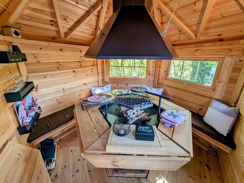 Red Kota with air conditioning, nature getaway for two by the Saône