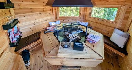 Red Kota with air conditioning, nature getaway for two by the Saône