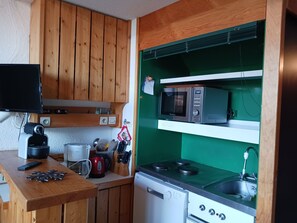 Fridge, microwave, dishwasher, coffee/tea maker - Studio mezzanine for 5 people in Arcs 1800, pets allowed (Les Arcs 1800)