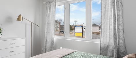 1 bedroom, bed sheets