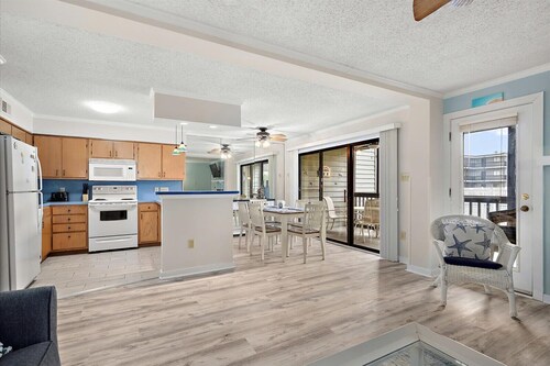 Two Bedroom Condo w/ Pool and Short Walk to Beach