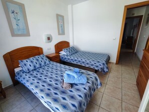 3 bedrooms, iron/ironing board, free WiFi, bed sheets - Casa del mar - heated swimming pool (Playa Blanca)