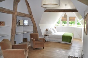 3 عدّة غرف نوم وملاءات أسرّة