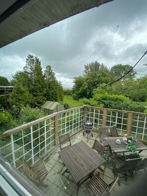 Outdoor dining - Vacation home right on the Danish border (Aventoft)