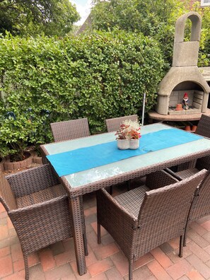 Outdoor dining - Vacation home right on the Danish border (Aventoft)
