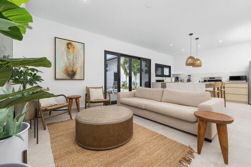 BRAND NEW 2BR2BPalapaBBQPrivate Pool@Baby Beach