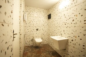 Executive Room | Bathroom - Vihara Inn (Vasai)