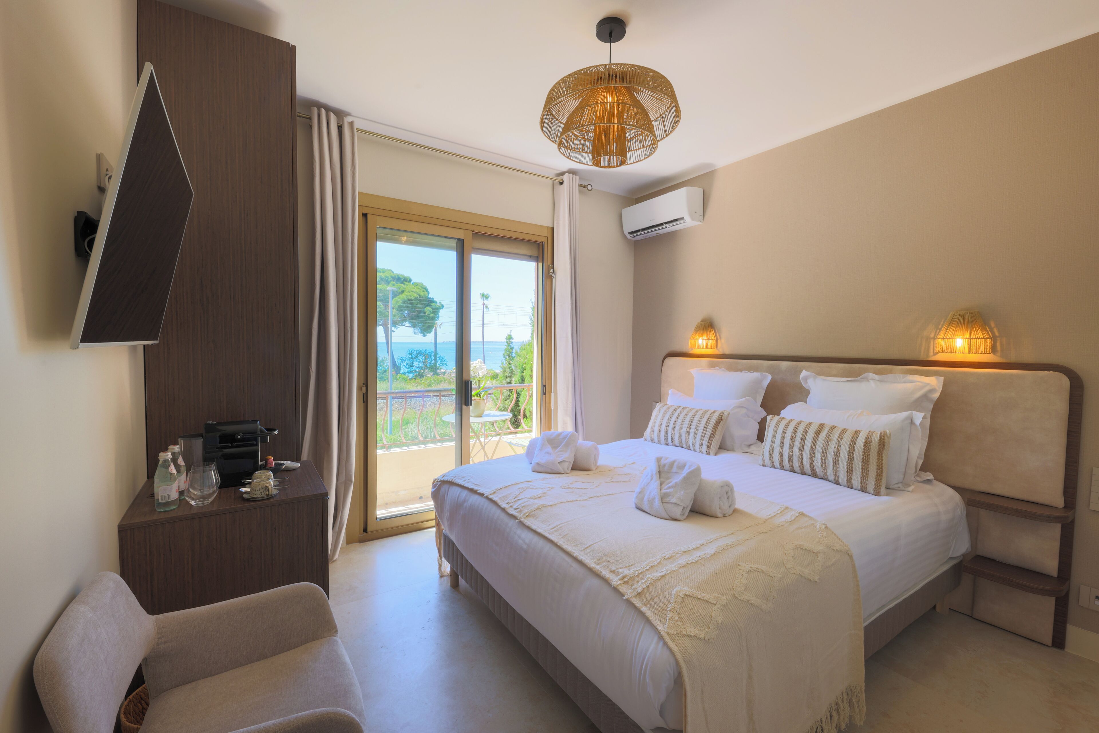 Deluxe Double Room, Balcony, Sea View | Free WiFi